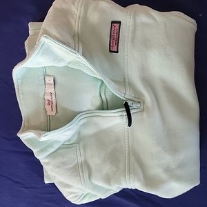 Vineyard Vines casual sweat shirt faded